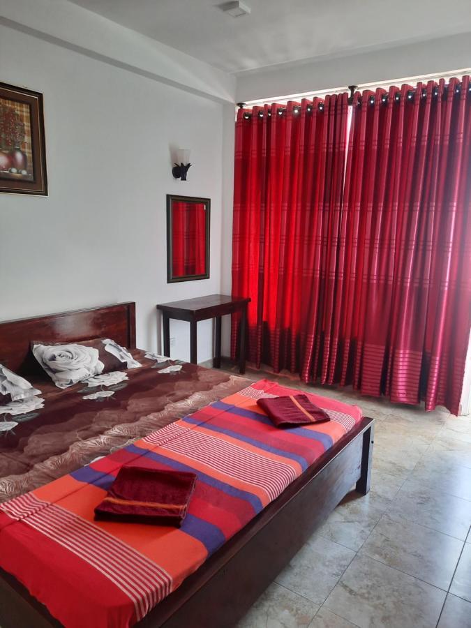 White Surfing Beach Resort Unawatuna Exterior foto